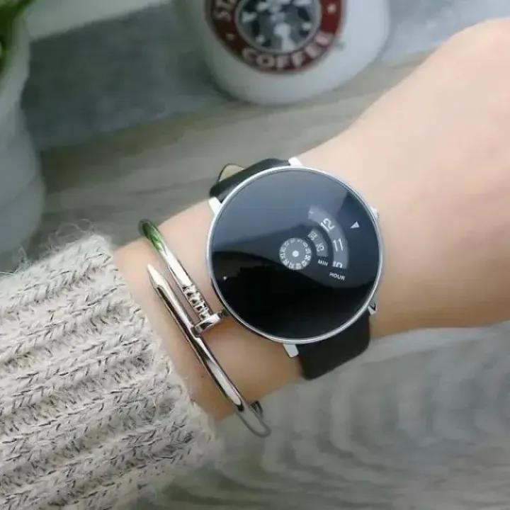 Black Leather Strap Analogue Watch for Men Women